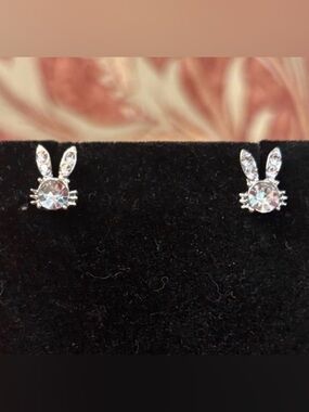 New fun Bunny Crystal Stud Earrings - Clear Crystal Silver Tone
